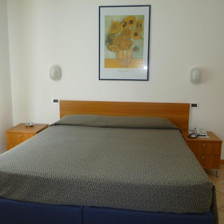 ארצו Hotel La Toscana מראה חיצוני תמונה