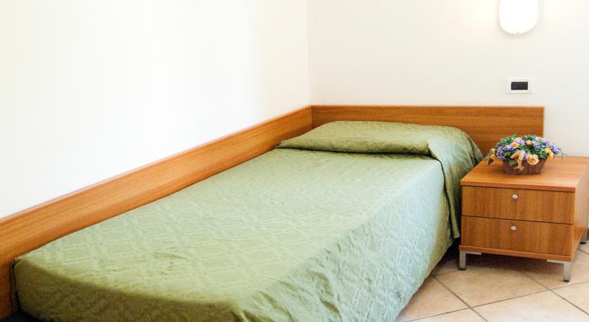 ארצו Hotel La Toscana חדר תמונה